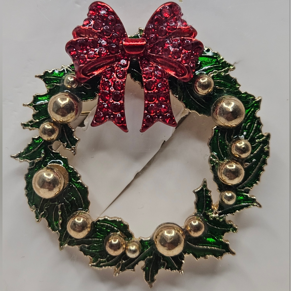 Wreath Brooch NIB